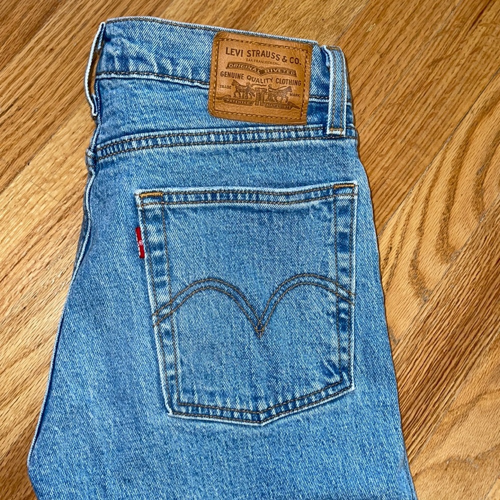 Levi’s straight ankle jeans. Exact color - Tango Fray. Size 26
